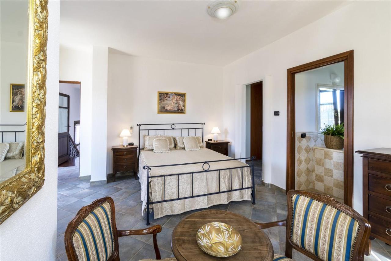 Villa La Maison D'Anna Maria - Lt - Pms Casevacanze 올비아 외부 사진